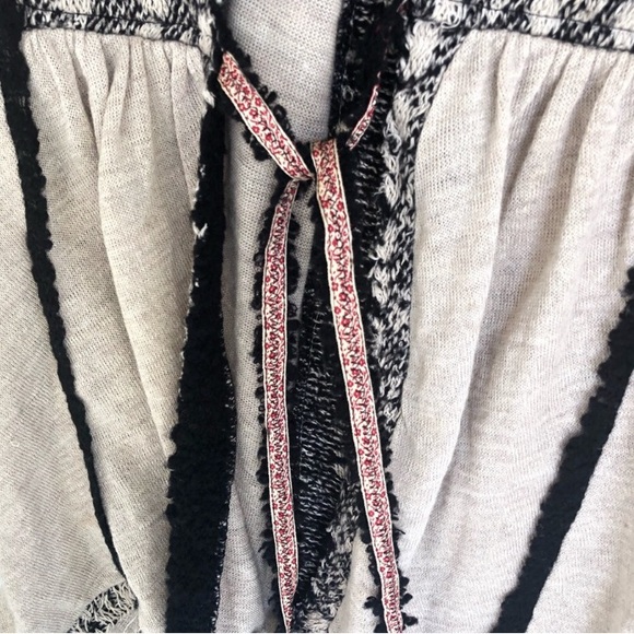 Sleeping On Snow Cardigan - Picture 3 of 14